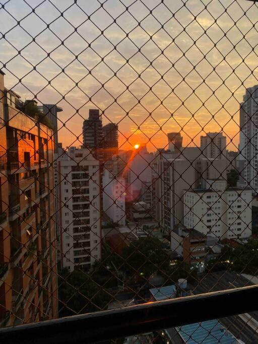 Bem Localizado Em Pinheiros. Apartment